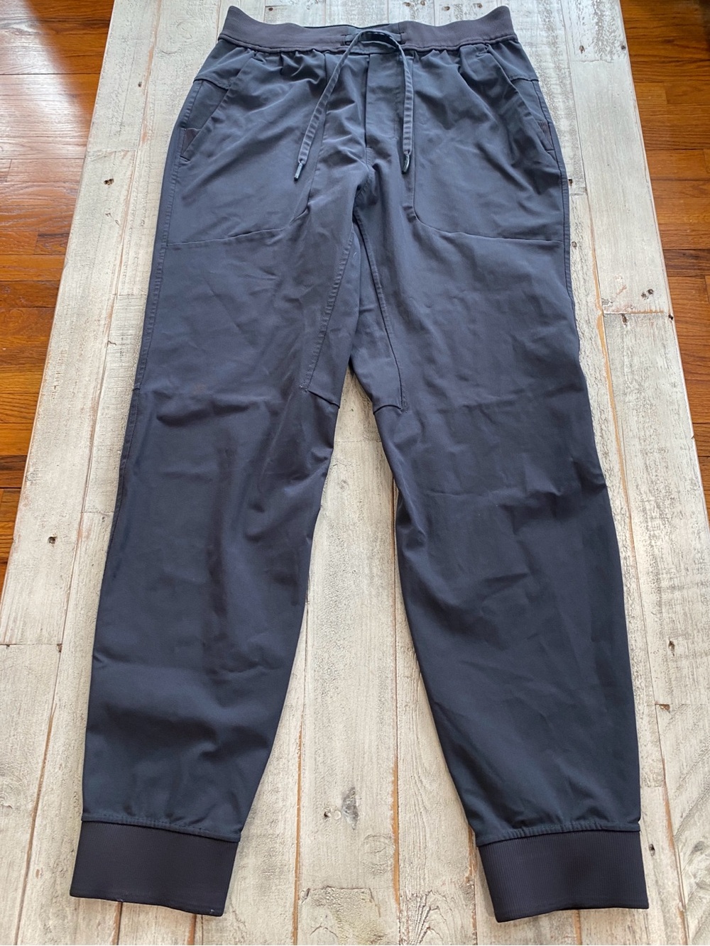 lululemon athletica Men's Charcoal Gray Jogger Sweatpants medium